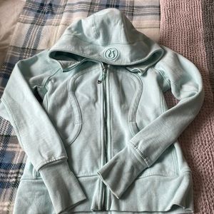LULULEMON sweatshirt